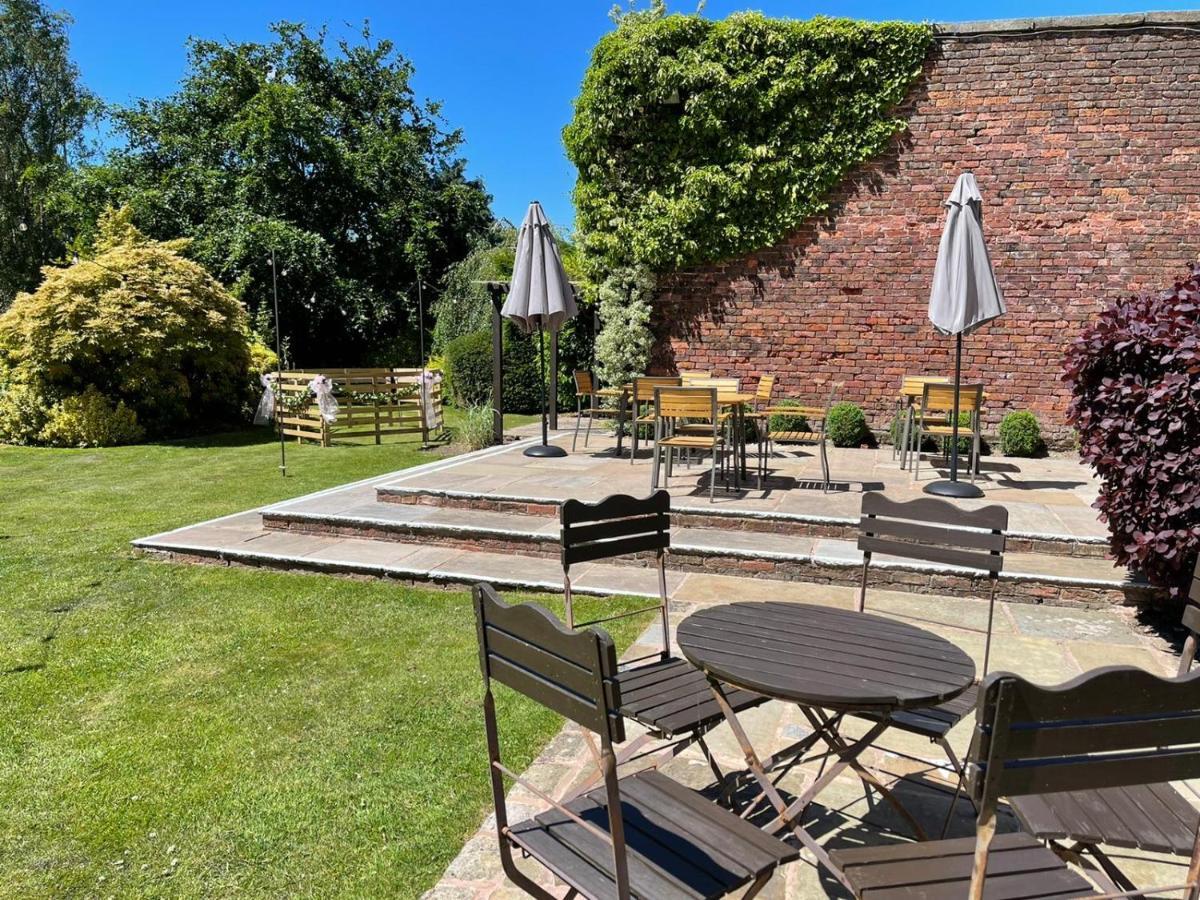 Singleton Lodge Country House Hotel Poulton-le-Fylde Экстерьер фото