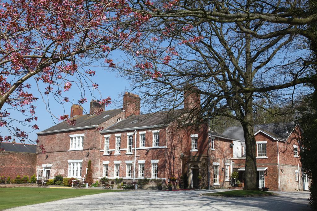 Singleton Lodge Country House Hotel Poulton-le-Fylde Экстерьер фото