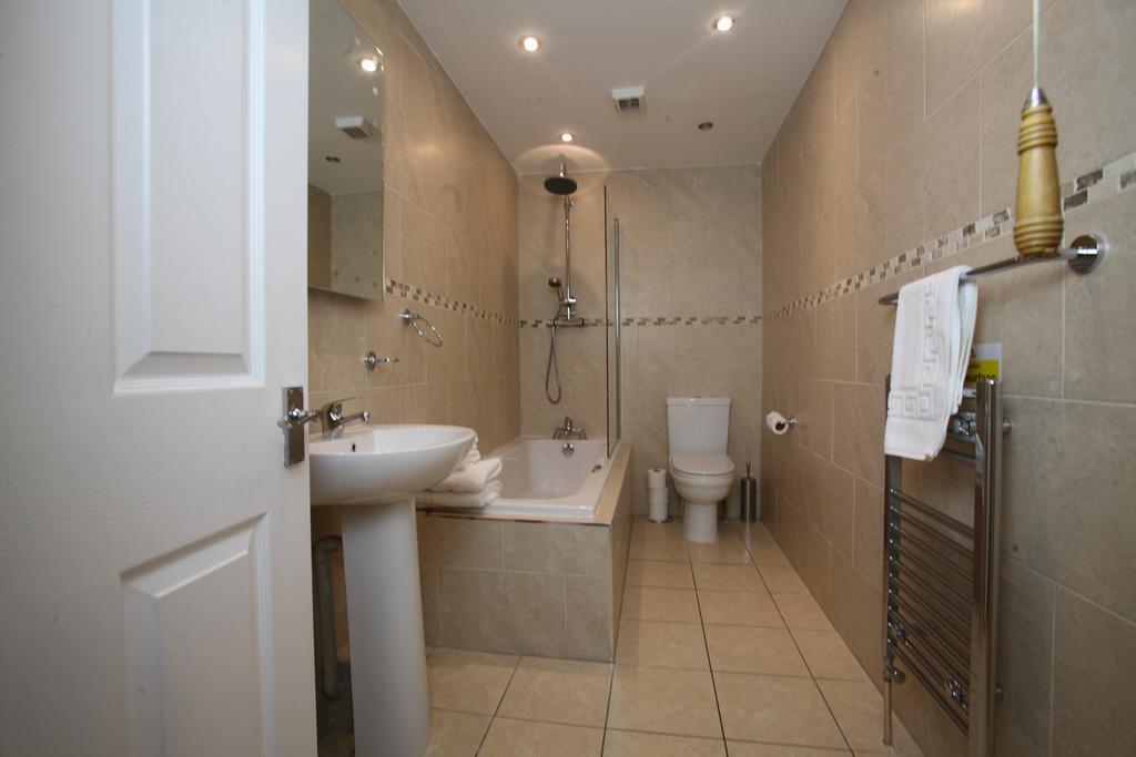 Singleton Lodge Country House Hotel Poulton-le-Fylde Номер фото