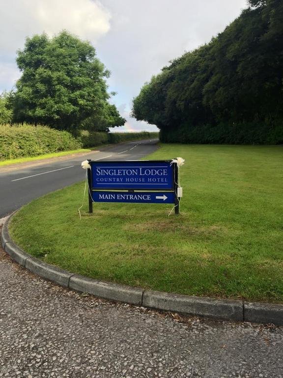 Singleton Lodge Country House Hotel Poulton-le-Fylde Экстерьер фото